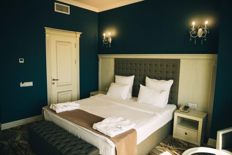 Emerald Suite Hotel 4*
