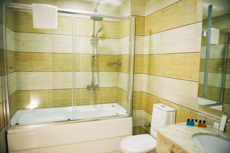 Emerald Suite Hotel 4*
