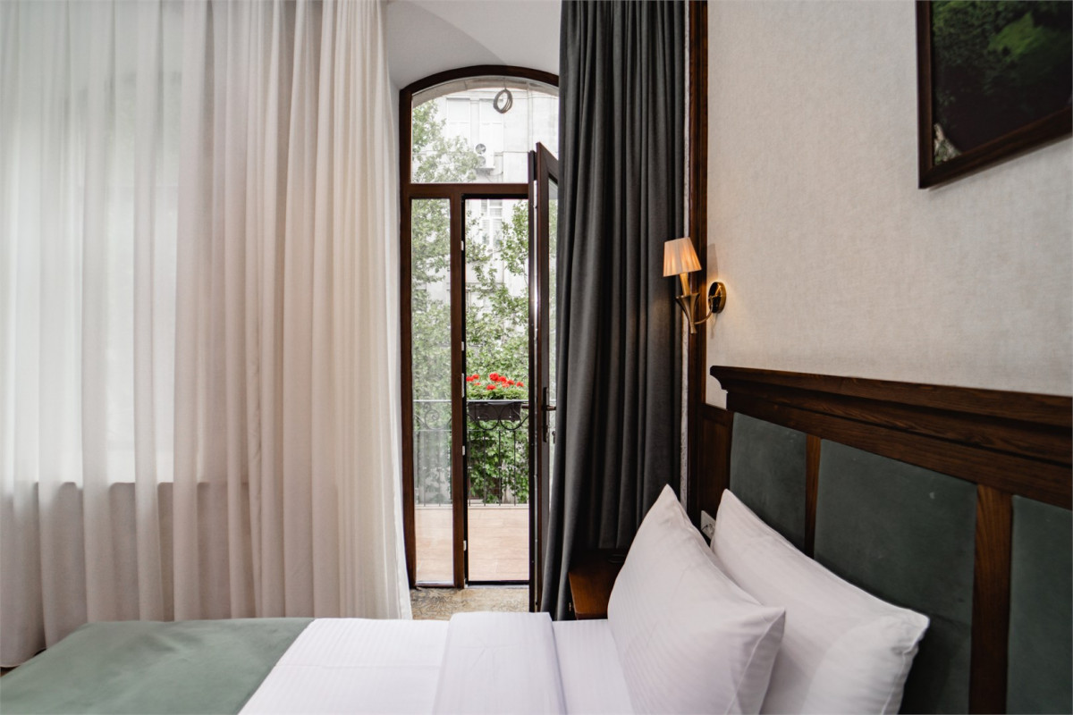 Midway Baku Hotel 4*
