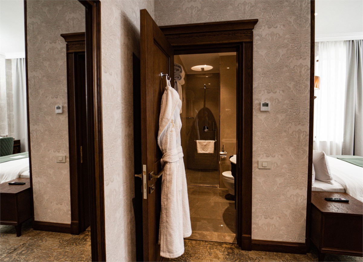 Midway Baku Hotel 4*