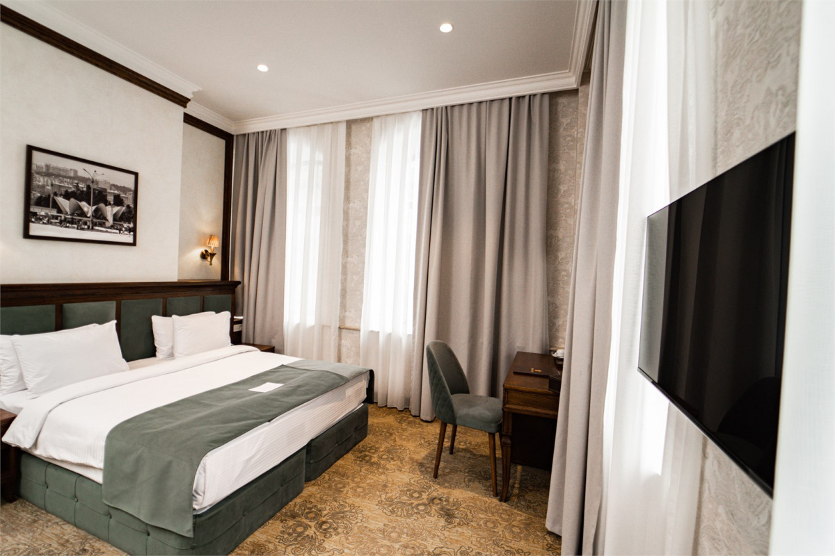 Midway Baku Hotel 4*