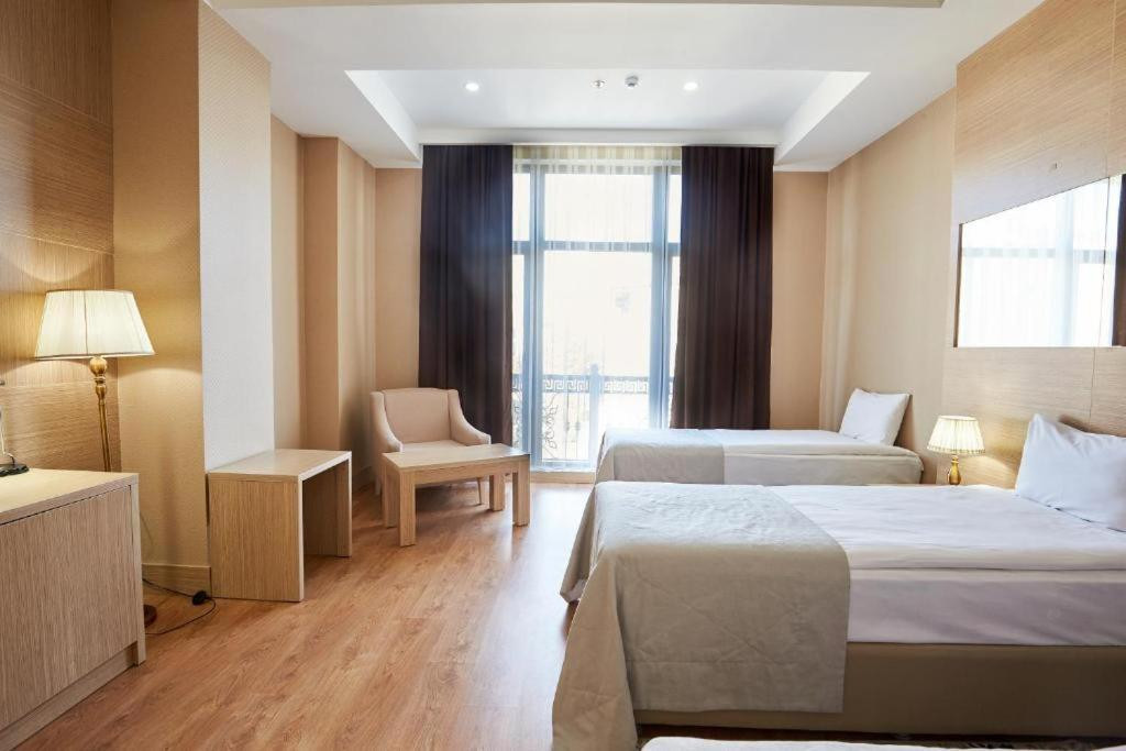 Nobel Hotel 4*