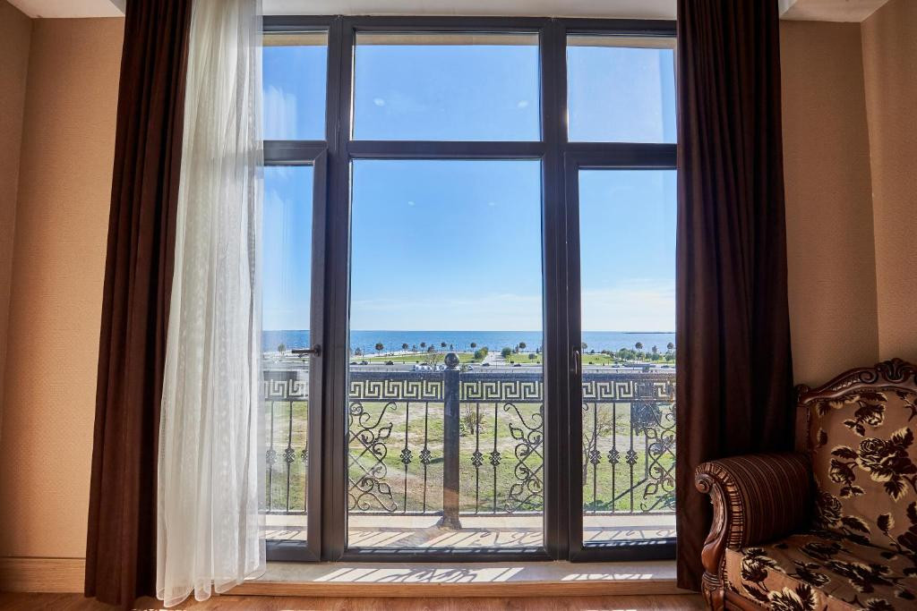 Nobel Hotel 4*