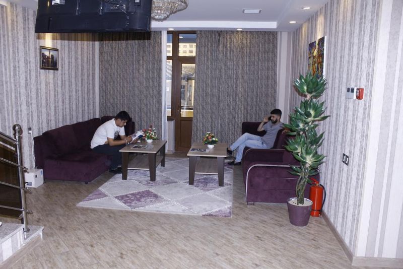 Sebail Inn 4*