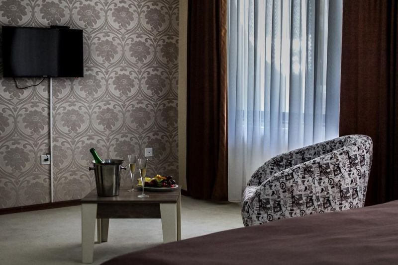 Sharq Plaza Hotel 3*