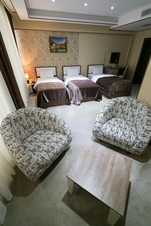 Sharq Plaza Hotel 3*