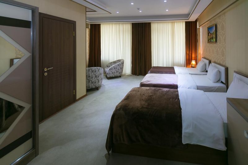 Sharq Plaza Hotel 3*