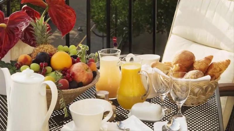 Sharq Plaza Hotel 3*