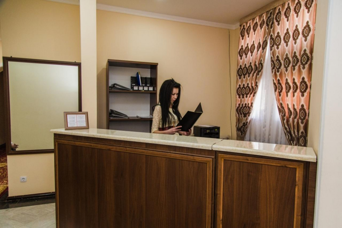 Art Hotel 2*