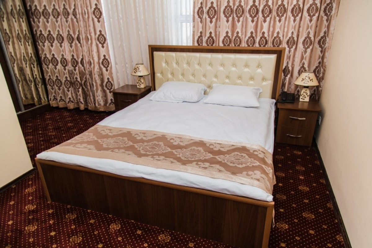 Art Hotel 2*