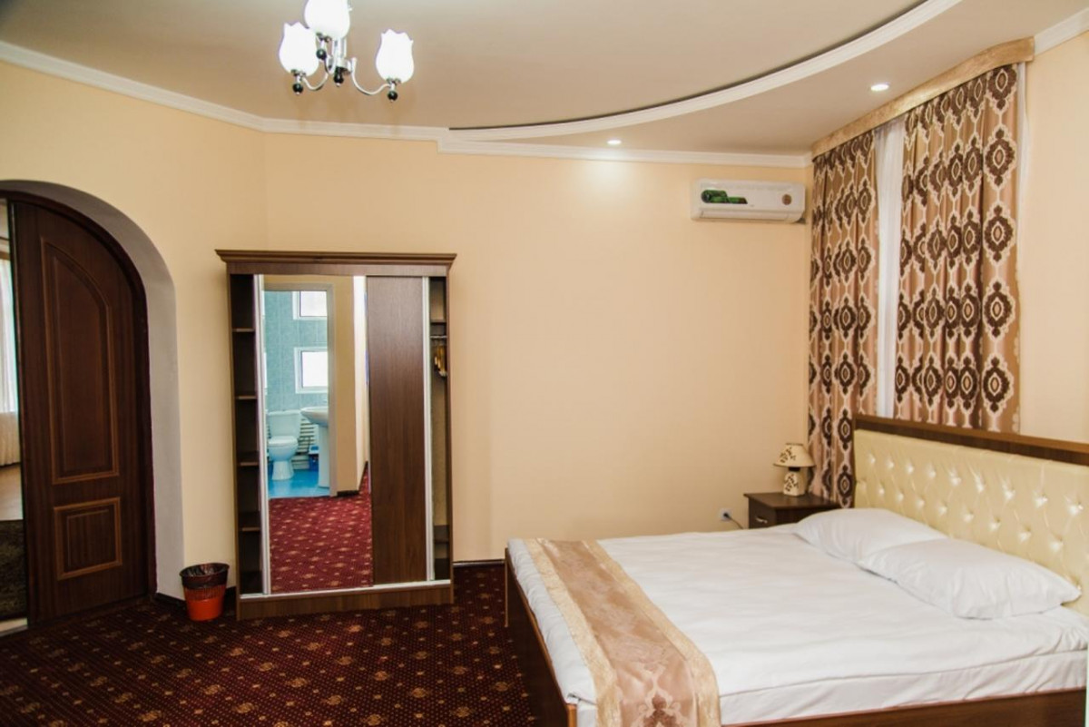 Art Hotel 2*