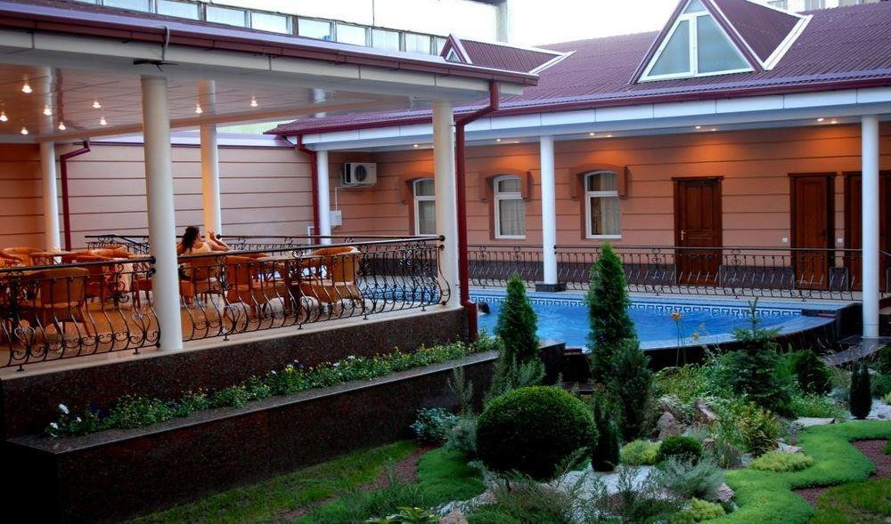 Bek Hotel 4*