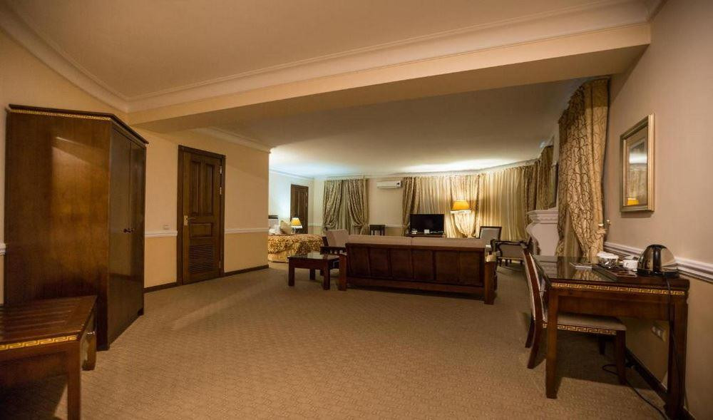 Bek Hotel 4*