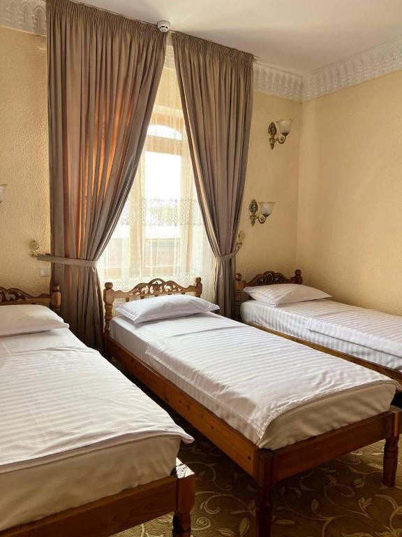 Caravan Serail 2*