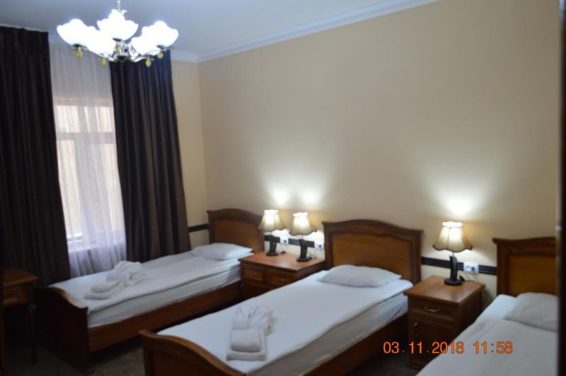 Crown 3*