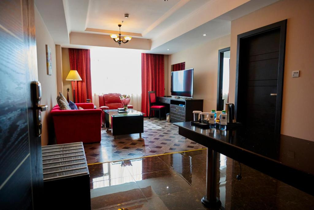 Arman Hotel 4*