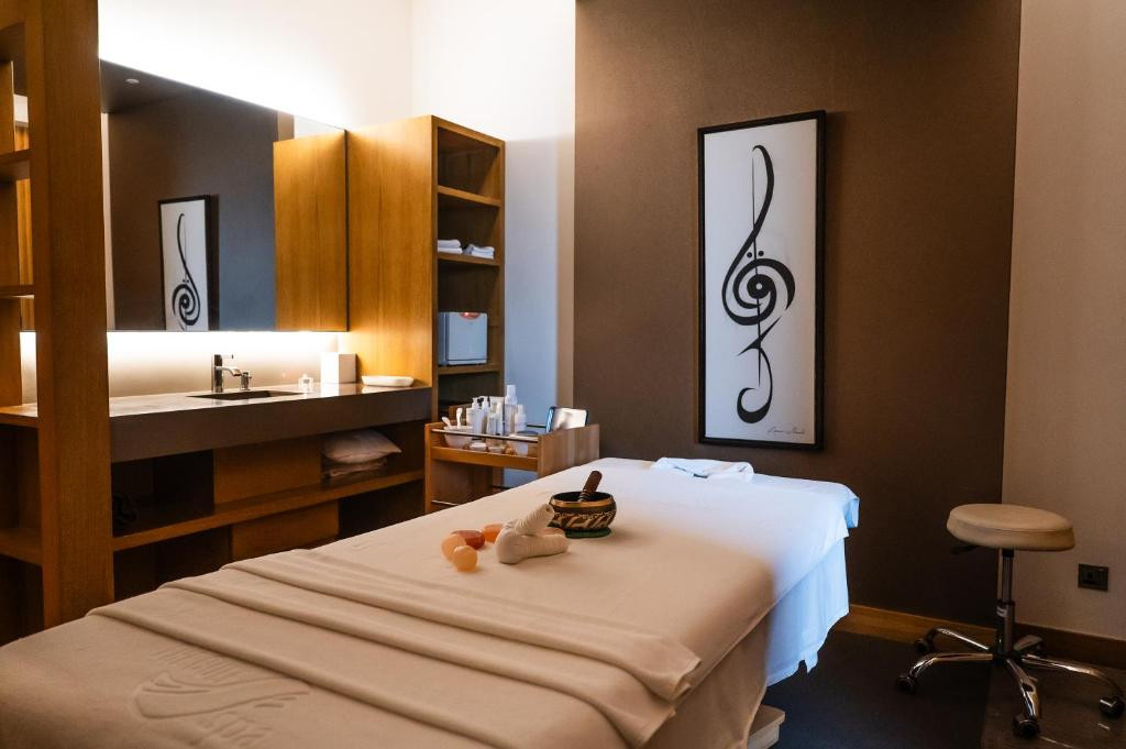 The Gulf Hotel Bahrain Convention & Spa 5*