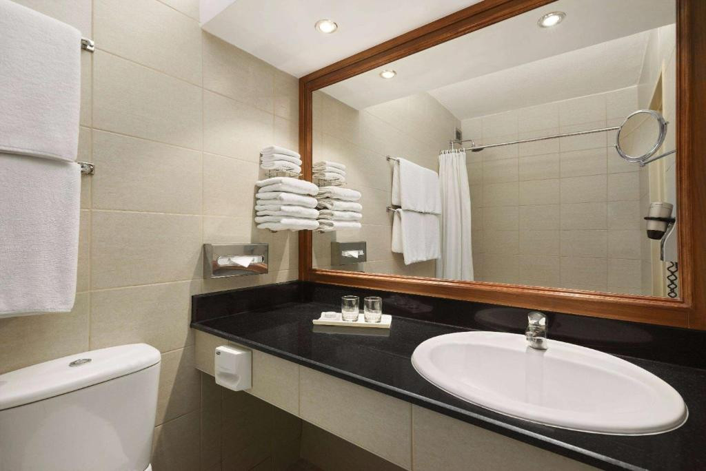 Ramada By Wyndham Bahrain 4*