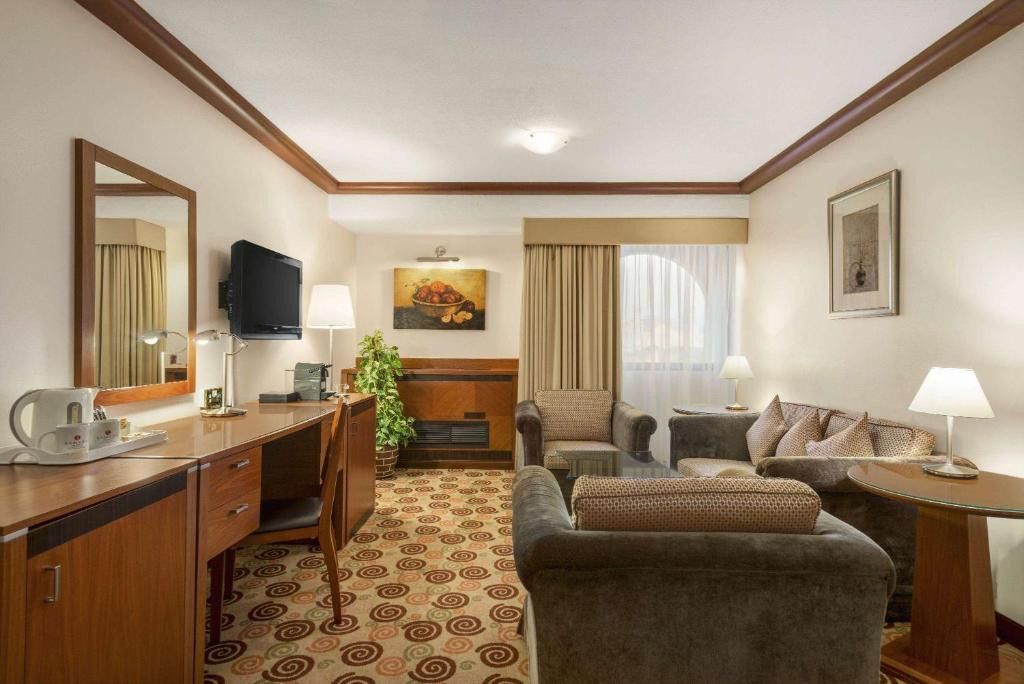 Ramada By Wyndham Bahrain 4*