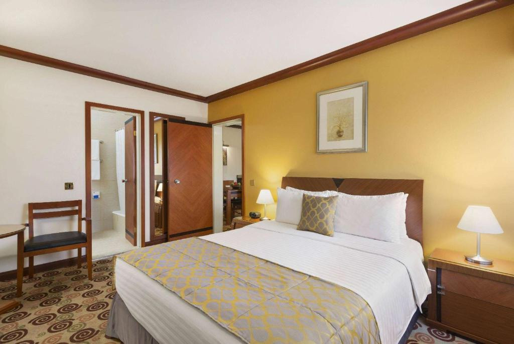 Ramada By Wyndham Bahrain 4*