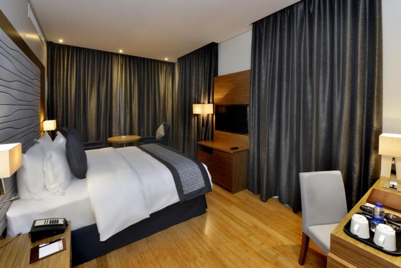 Ramada Manama City Centre 4*