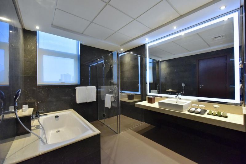 Ramada Manama City Centre 4*