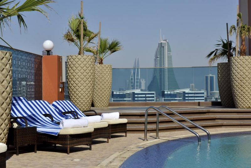 Ramada Manama City Centre 4*