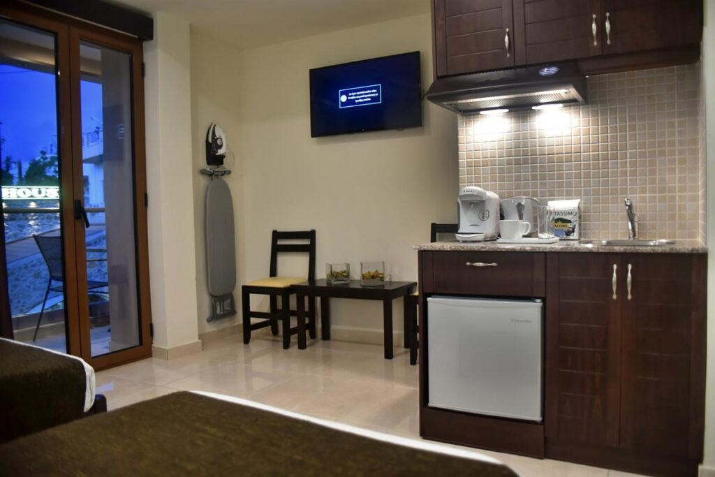 24 Seven Boutique Hotel 3*
