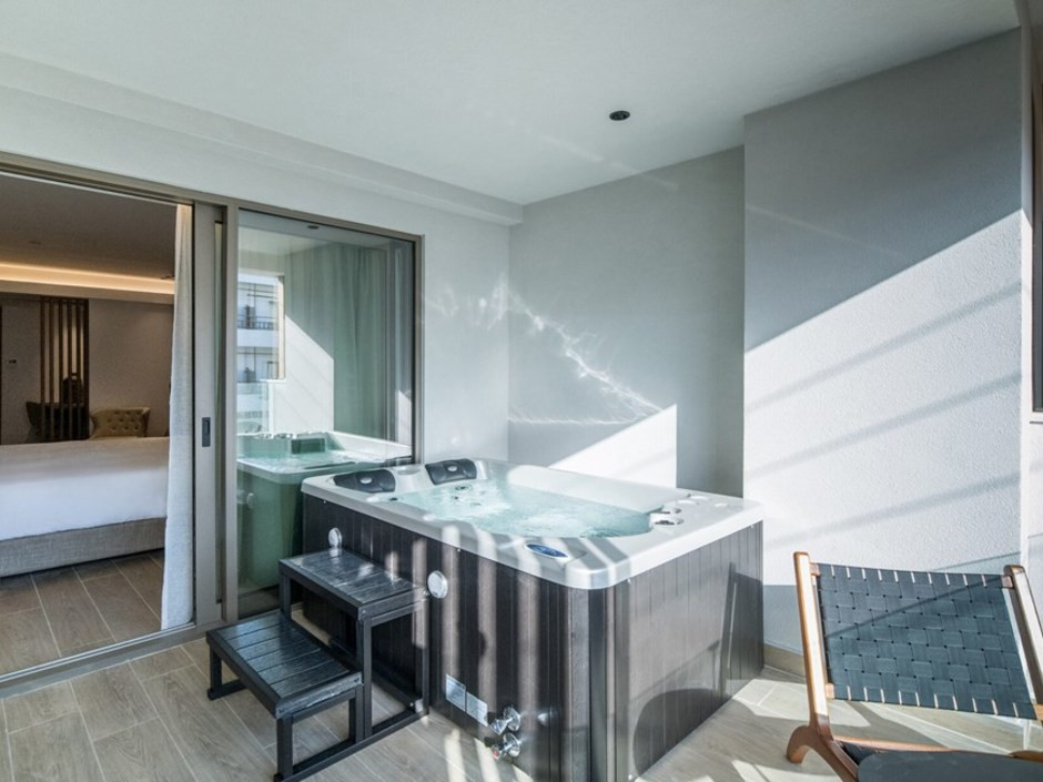 Akasha Beach Hotel & Spa 5*
