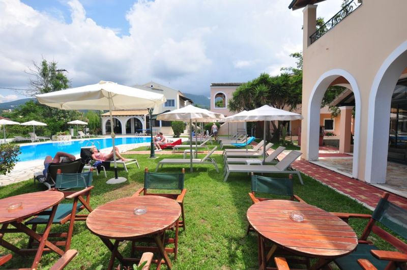 Acharavi Garden 3*
