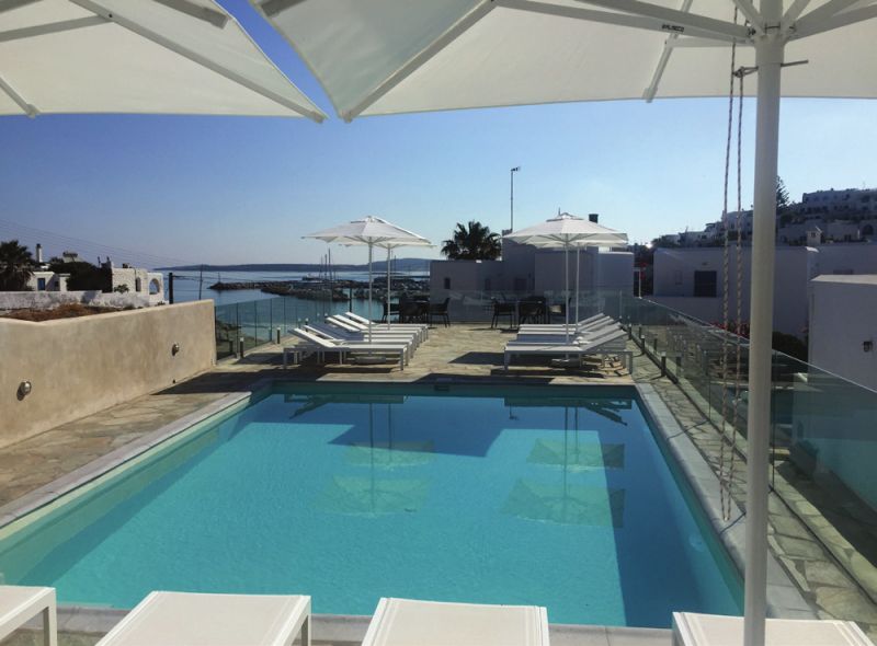 Adonis Hotel & Apartments 3*