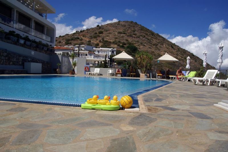 Adrakos Apartments 2*