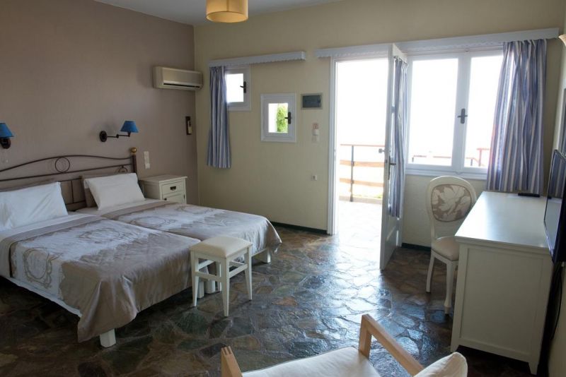 Adrakos Apartments 2*