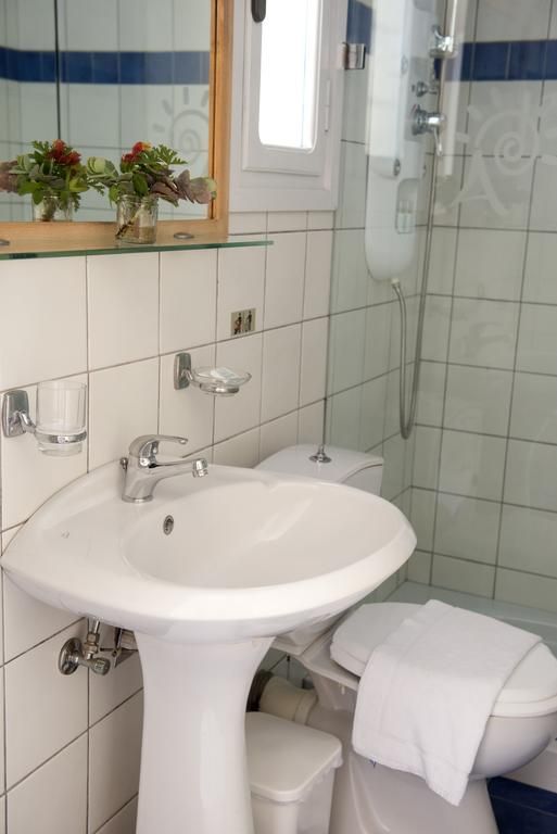 Adrakos Apartments 2*