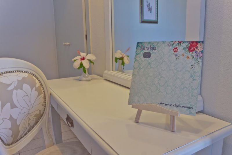 Adrakos Apartments 2*