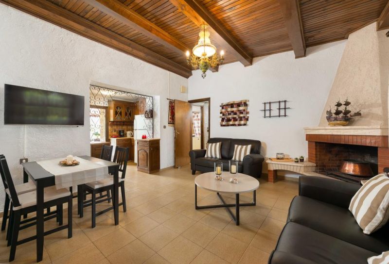 Agia Paraskevi Villa 3*