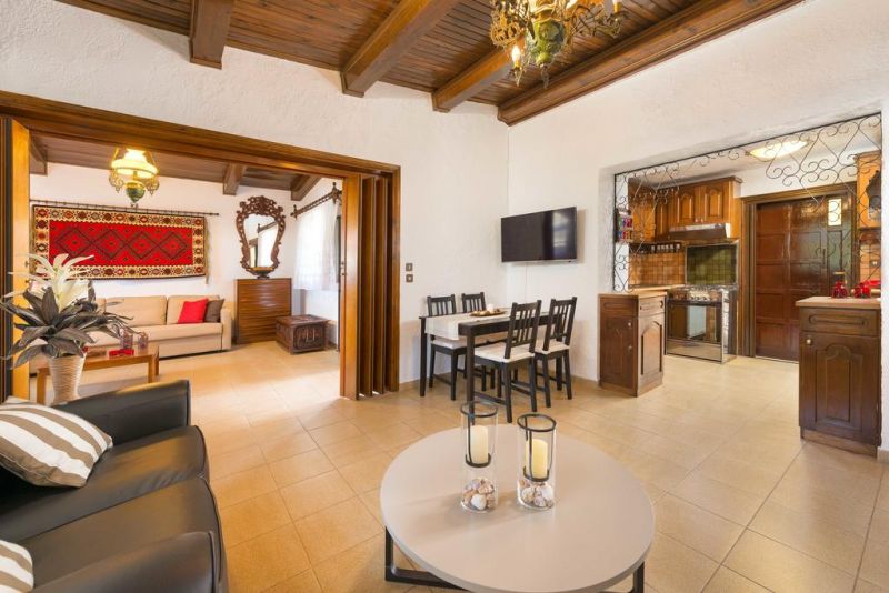 Agia Paraskevi Villa 3*