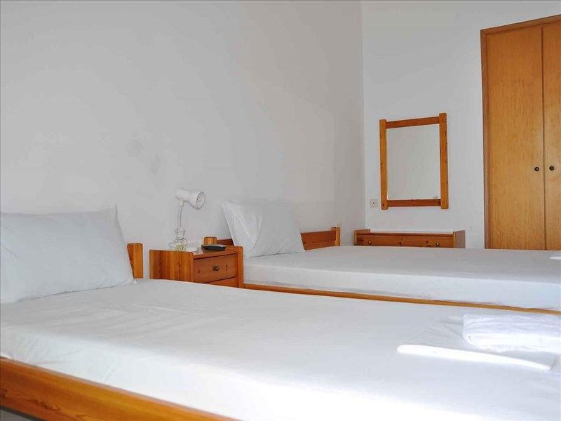 Alexandros Apartments 3*
