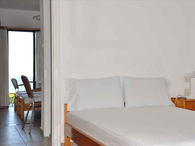 Alexandros Apartments 3*