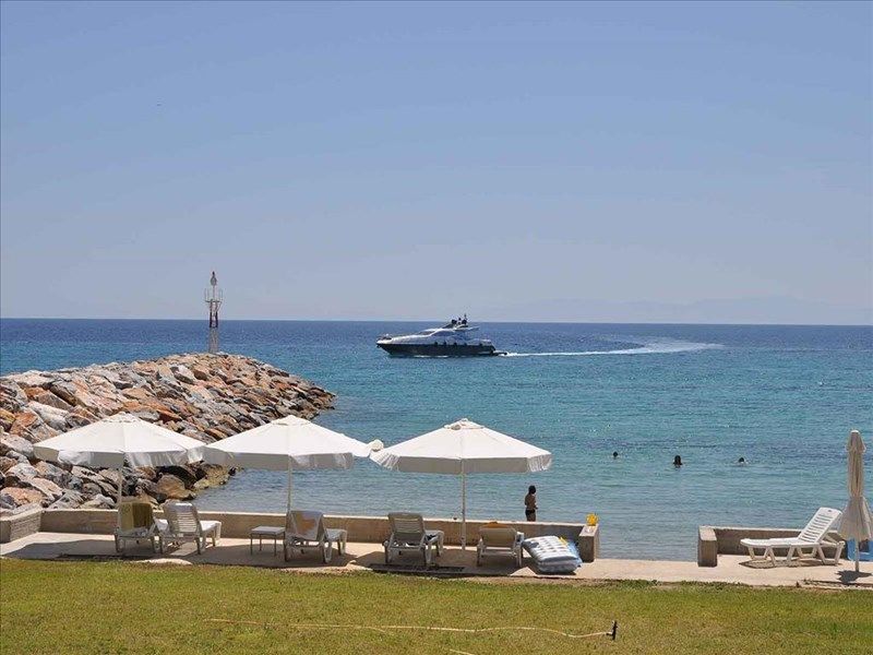 Alexandros Apartments 3*