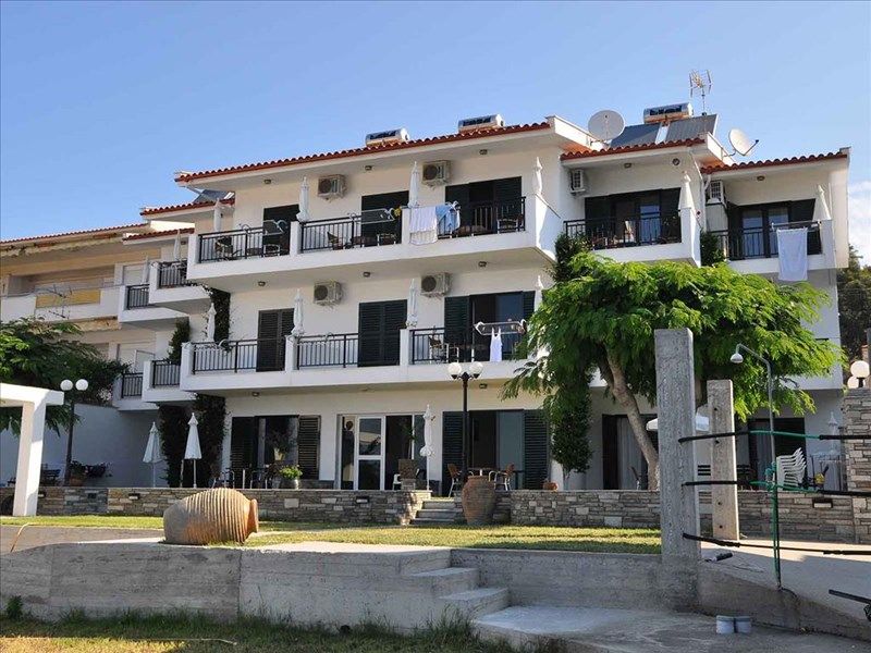Alexandros Apartments 3*