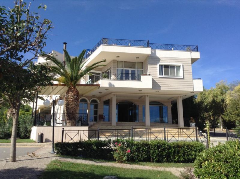 Almira Mare 4*