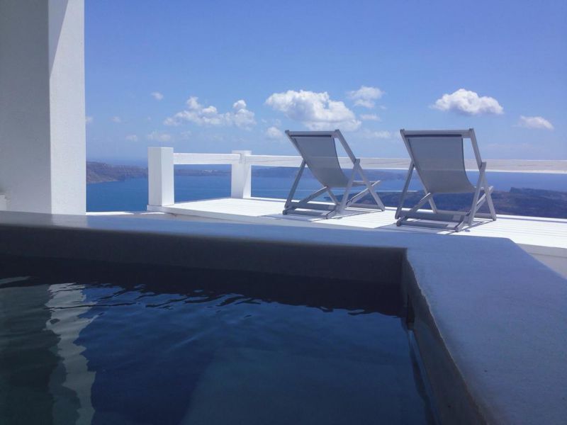 Altana Cliffside Villas 4*