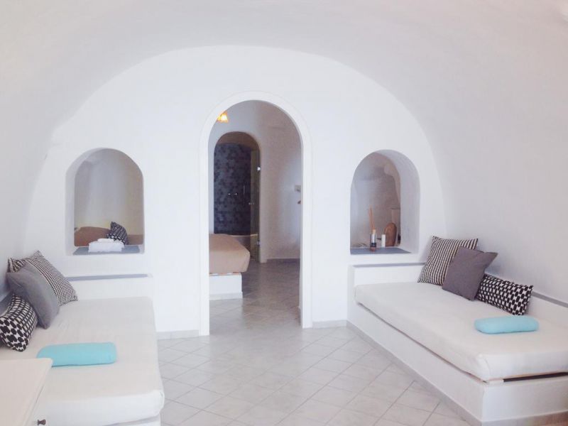 Altana Cliffside Villas 4*