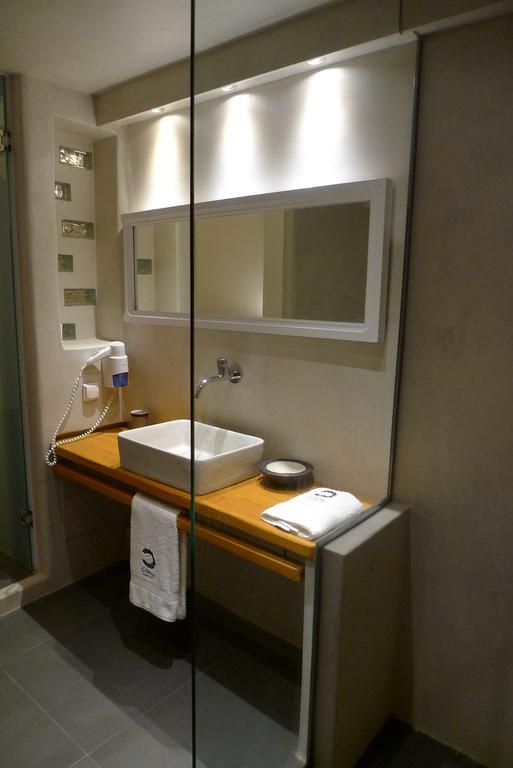 Altana Cliffside Villas 4*