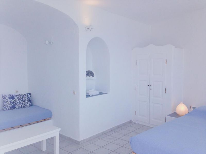 Altana Cliffside Villas 4*