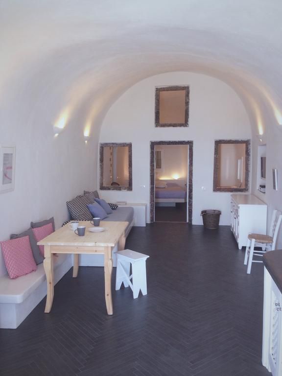 Altana Cliffside Villas 4*