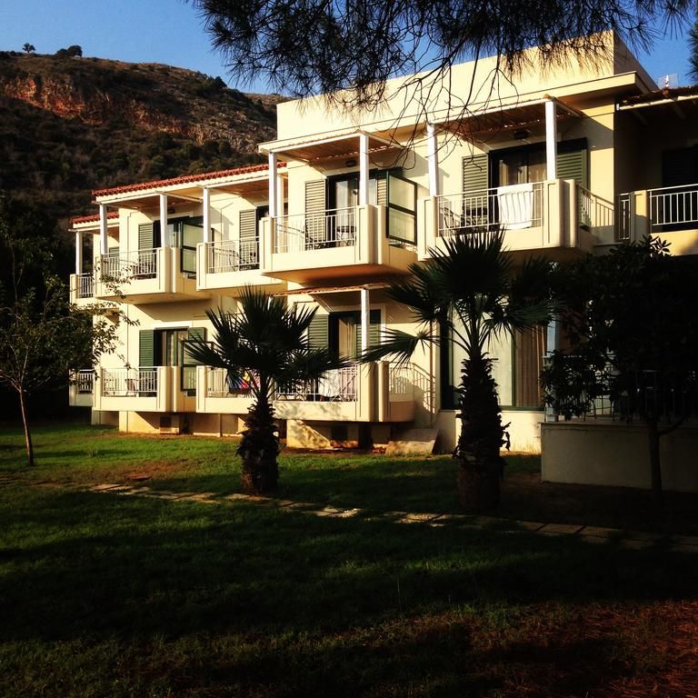 Amalia Hotel Kalogria 2*