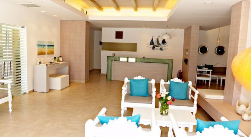 Amaryllis Beach 2*