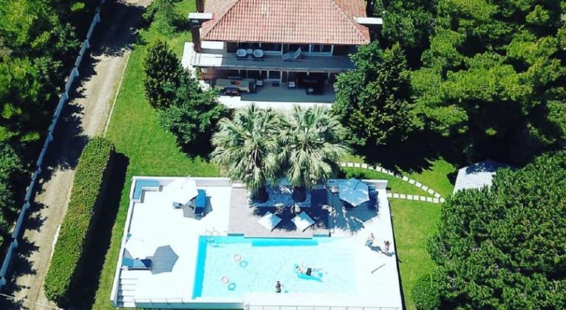 Anna Maria Villa 2*